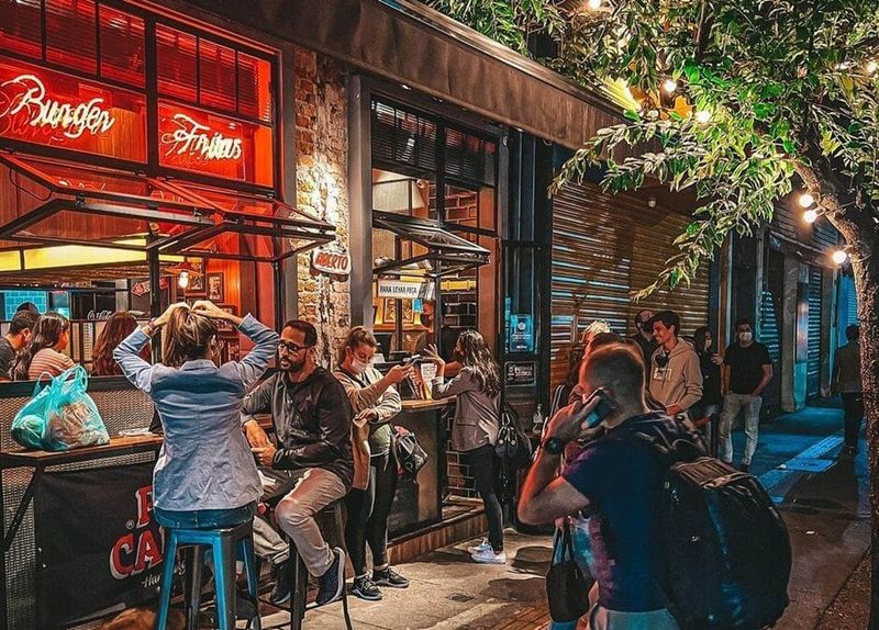 Lanchonete utilizando o sistema Gálago para pedidos